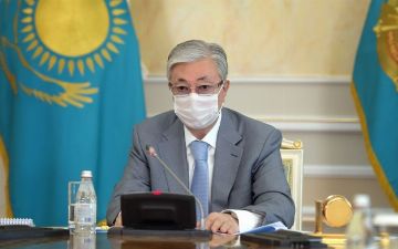 Президент Казахстана привился вакциной от коронавируса «Спутник V»