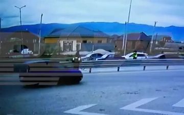 Опубликованы подробности&nbsp;наезда машины с&nbsp;братом Нурмагомедова на&nbsp;полицейского - видео