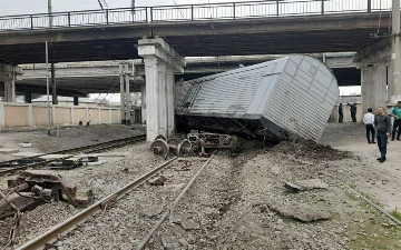 Toshkentda yuk poyezdi izdan chiqib ketdi (video)