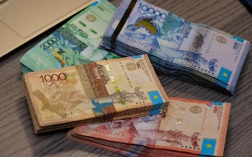 Курсы на 26 сентября: упали все валюты, кроме тенге