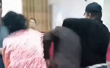 В Узбекистане певица ударила мужчину на банкете 
