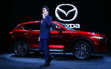 Президент Mazda публично извинился за фальсификацию данных