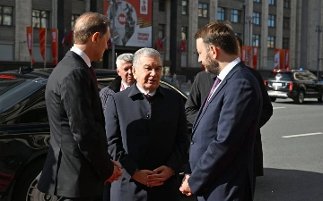 Шавкат Мирзиёев прибыл в Москву