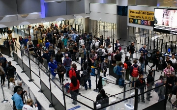 На фоне шатдауна: в США задержали более 10 тысяч авиарейсов