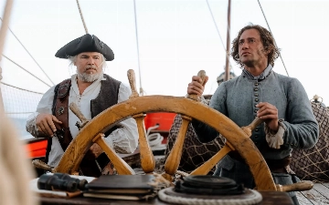 Прилучный и Асмус стали «жертвами» воспитания в трейлере «Холоп-3»