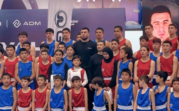 Амбассадоры бренда Haval чемпионы Баходир Жалолов и Исраил Мадримов вышли на ринг, чтобы вдохновить юных спортсменов из Сырдарьи