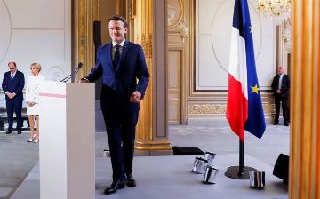 Макрон официально вступил в должность президента Франции на второй срок — видео