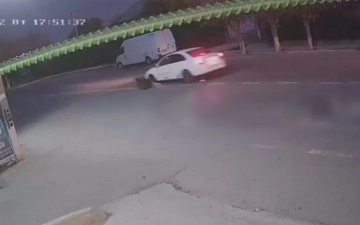 В Навои водитель Lacetti сбил двух женщин — видео (18+)