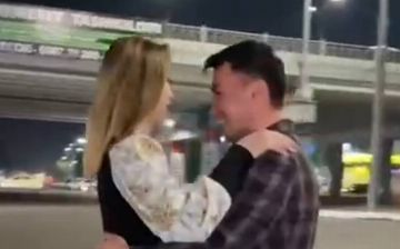 Узбекский вайнер станцевал вальс с девушкой прямо на проезжей части дороги – видео 