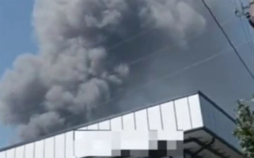 На одном из рынков Андижана произошел крупный пожар (видео)