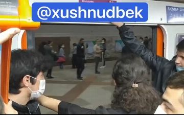 Ташкентский метрополитен отчитался за открытую дверь во время движения поезда