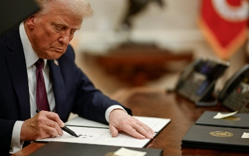 Трамп подписал указ о введении 10% пошлин на импорт из всех стран