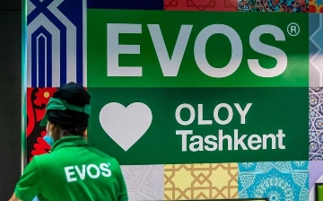 В Ташкенте курьеры Evos переехали кошку – очевидцы сообщают, что они сделали это намеренно