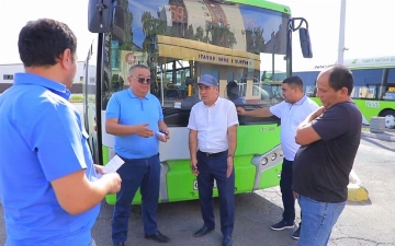 В Ташкенте водителя автобуса наказали за выключенный кондиционер (видео)