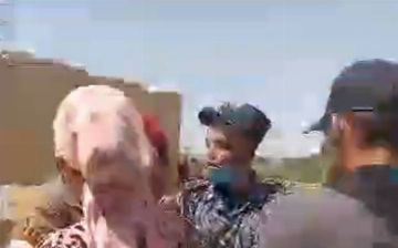В Навои сотрудник ОВД ударил женщину-инвалида — видео
