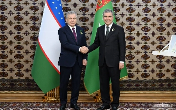 Shavkat Mirziyoyev Maxtumquli Firogʻiy tavalludining 300-yilligiga bagʻishlangan medal bilan taqdirlandi