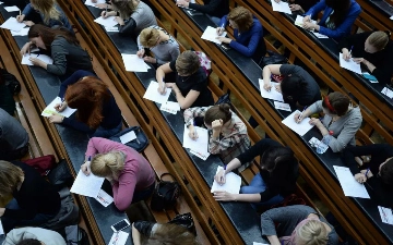 В России предложили обучать иностранцев в вузах только платно