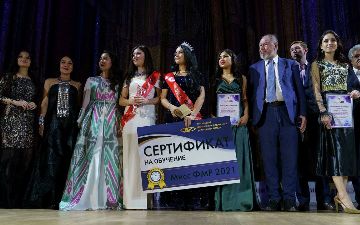 Узбекистанка Рушана Каримова выиграла конкурс красоты «Мисс ФМР», который прошел в Москве – фото