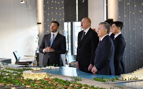 Шавкат Мирзиёев ознакомился с деятельностью курорта Sea Breeze на берегу Каспия