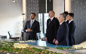 Шавкат Мирзиёев ознакомился с деятельностью курорта Sea Breeze на берегу Каспия