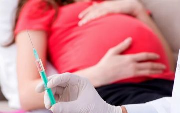 Власти Дании разрешили вакцинировать от COVID-19 беременных