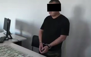 В Навои начальник районного отдела по ЧС попался на крупной взятке