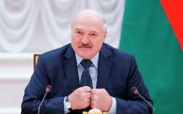 «Мир одурел вообще», — Лукашенко захотел обучить всех белорусов обращаться с оружием