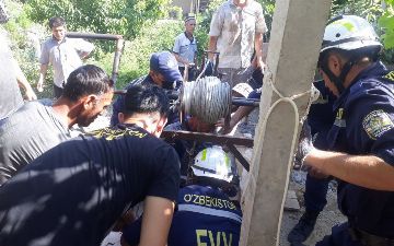 В Фергане сотрудники МЧС вытащили из колодца двух мужчин: один из них скончался
