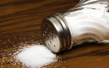 Соль способна вызвать рак — что скрывает «белая смерть»?