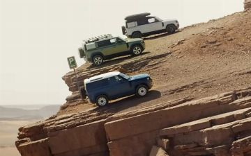 Land Rover «наказали» из-за опасной рекламы