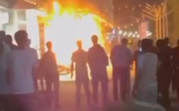 В Карши загорелись кафе и парикмахерская, есть пострадавший (видео) 