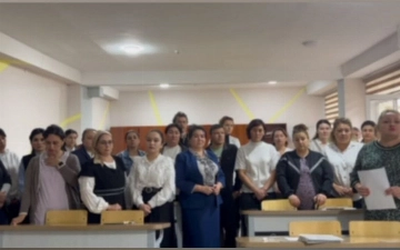 В Ташкенте учителя школы обратились к президенту с просьбой вернуть уволенного директора 
