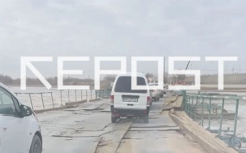 Водители Каракалпакстана жалуются, что им не разрешают ездить по новому мосту и заставляют передвигаться по старому