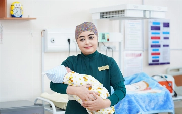 За сутки в Узбекистане родилось более 1,8 тысячи детей