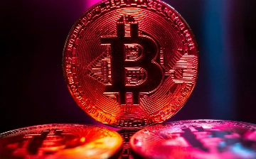 Аналитик Bloomberg спрогнозировал обвал биткоина до $10 тысяч