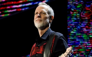 Гитарист группы No Doubt Том Дюмон сообщил о диагнозе Паркинсона