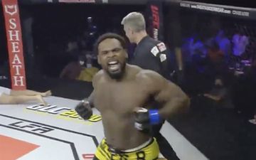 Боец MMA нокаутировал соперника за 18 секунд - видео