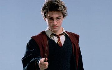 Очки и палочка Гарри Поттера могут уйти на аукционе за $100 000 долларов