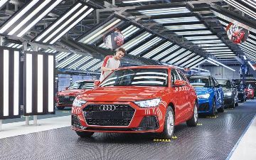 Audi все еще не запустила производство из-за нехватки микрочипов