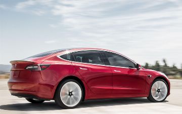 Далеко не идеальные электрокары: Tesla отзывает почти миллион своих автомобилей из-за проблем с безопасностью