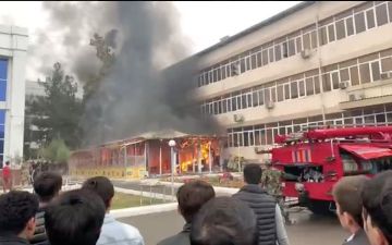 Возле Политехнического университета загорелась столовая 