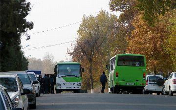 Водители автобусов устроили гонки в Кибрае и лишились работы