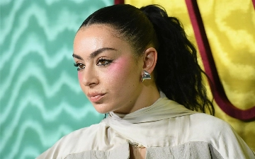 Charli XCX стала первым глобальным амбассадором Nothing