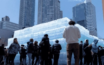 Лед тронулся: Дрейк спрятал дату альбома внутри гигантской глыбы