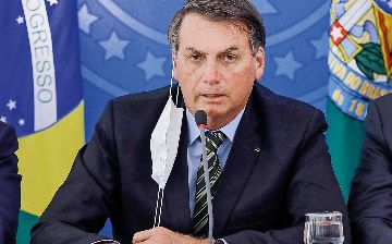 Президент Бразилии назвал самоизоляцию «глупостью для слабых»