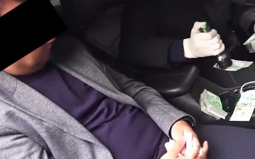 Сотрудника Минвуза Узбекистана задержали при получении $100 тысяч