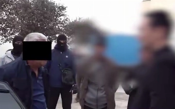 В Сырдарье и Андижане налоговики попались на крупных взятках 