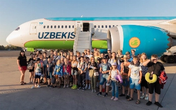 Детей из Украины доставили на реабилитацию в Узбекистан