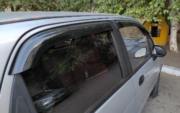 Дефлекторы категорически нельзя устанавливать на окна машины — автоэксперт