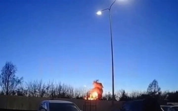 Ещё один истребитель упал на жилой дом в России — видео